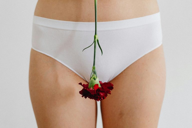 Dismenoreea: Terapii Naturale pentru Dureri Menstruale
