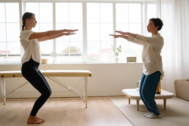Kinetoterapia în Afecțiunile Aparatului Digestiv: Recâștigă-ți Confortul și Echilibrul Interior